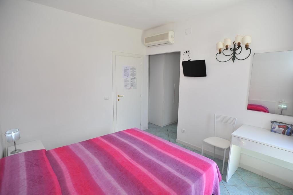 Albergo Dei 10 Colori Procchio  Extérieur photo