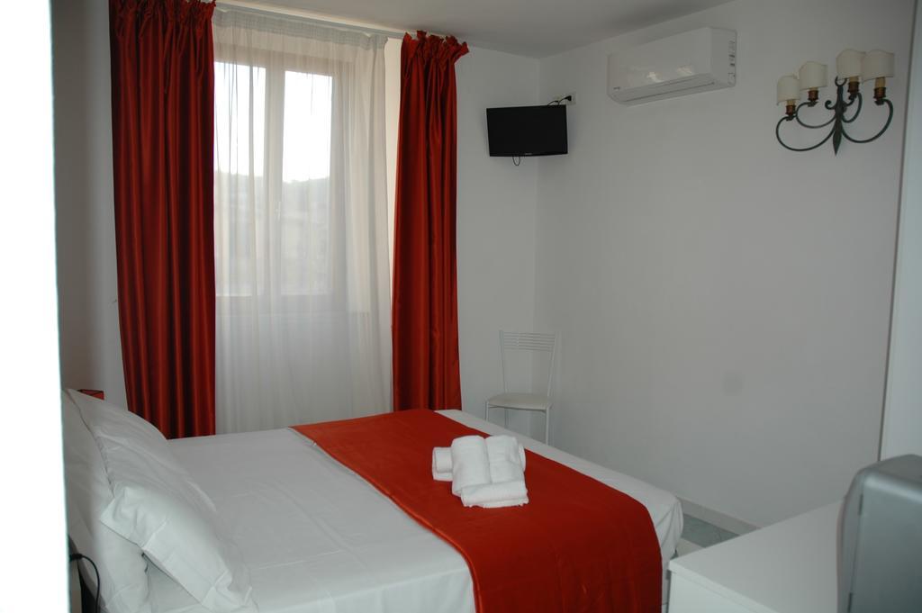 Albergo Dei 10 Colori Procchio  Extérieur photo